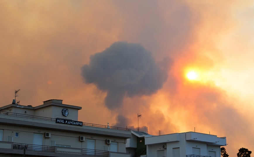 Πυροτεχνουργοί πηγαίνουν στην αποθήκη πυρομαχικών στη Νέα Αγχίαλο &#8211; Απομακρύνθηκαν τα F16 από τη βάση