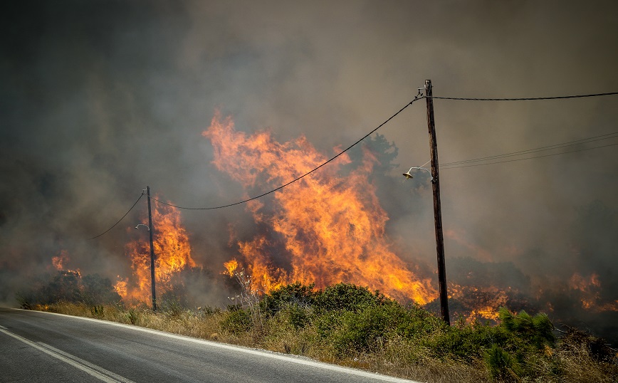«Η φωτιά στη Ρόδο δεν ήταν τυχαία», λένε στελέχη της Πυροσβεστικής &#8211; Διαβαθμισμένη έρευνα από κλιμάκιο της ΕΥΠ στο νησί