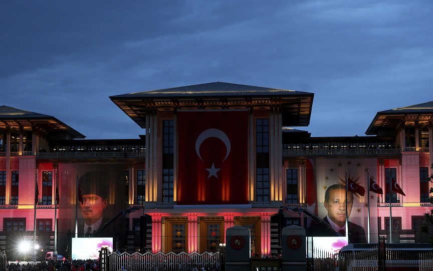 Αντιδράσεις για το κόστος του «παλατιού» του Ερντογάν, ενώ εκτοξεύεται ο πληθωρισμός &#8211; «Κάθε λεπτό λειτουργίας του, είναι δύο συντάξεις»