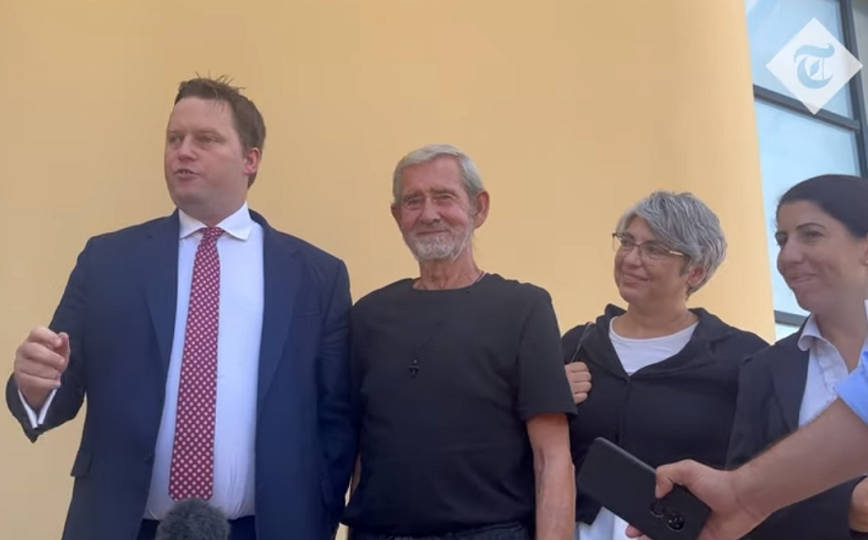 Αποφυλακίστηκε ο άνδρας που στραγγάλισε τη σύζυγό του, που έπασχε από καρκίνο – Έκλαψε στο άκουσμα της ετυμηγορίας