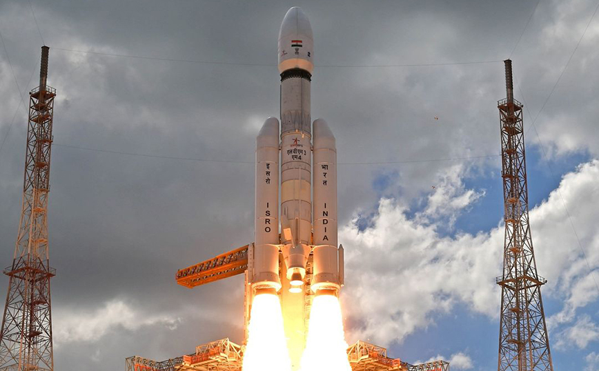 Εκτοξεύθηκε το Chandrayaan-3 από τη διαστημική υπηρεσία της Ινδίας σε μια αποστολή ελεγχόμενης προσεδάφισης στη Σελήνη
