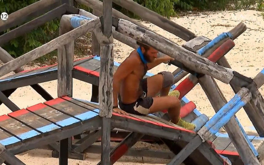 Survivor All Star: Τραυματίστηκε ο Νίκος Μπάρτζης – Διέκοψε τον αγώνα ο Λιανός
