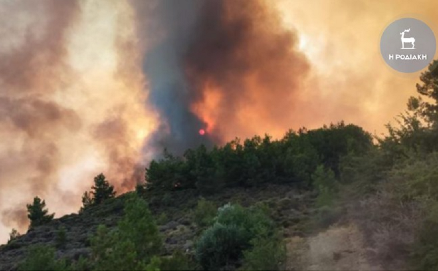 Φωτιά στη Ρόδο: Εντολή εκκένωσης του Απόλλωνα &#8211; Αίτημα για κατάσταση έκτακτης ανάγκης τριών περιοχών