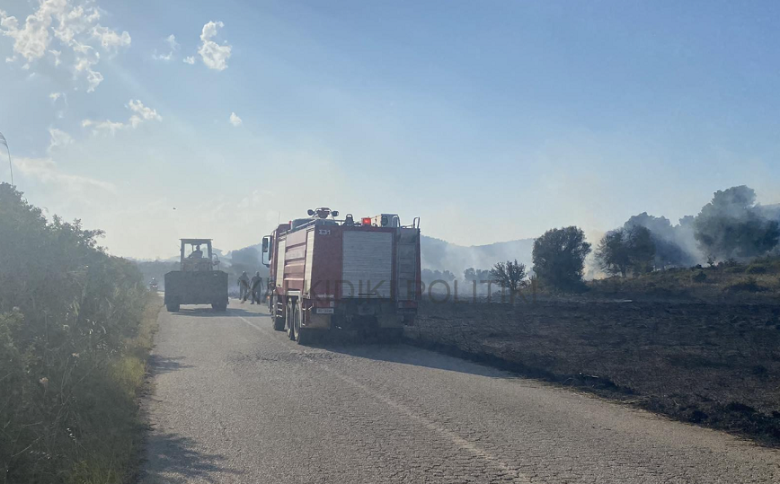 Φωτιά τώρα στη Μεταμόρφωση Χαλκιδικής &#8211; Μάχη για να μην περάσει το βουνό