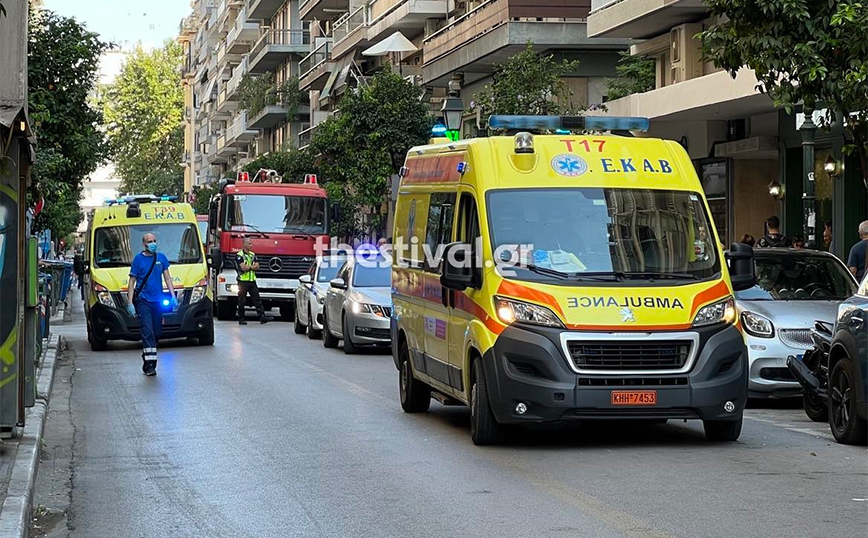 Περισσότερα από 40 άνθρωποι απεγκλωβίστηκαν μετά τη φωτιά που ξέσπασε σε ιδιωτική κλινική της Θεσσαλονίκης