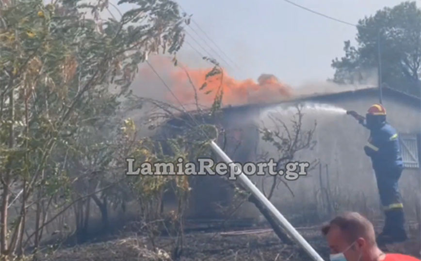 Φωτιά τώρα στη Λαμία: Κάηκε αποθήκη στον Αφανό