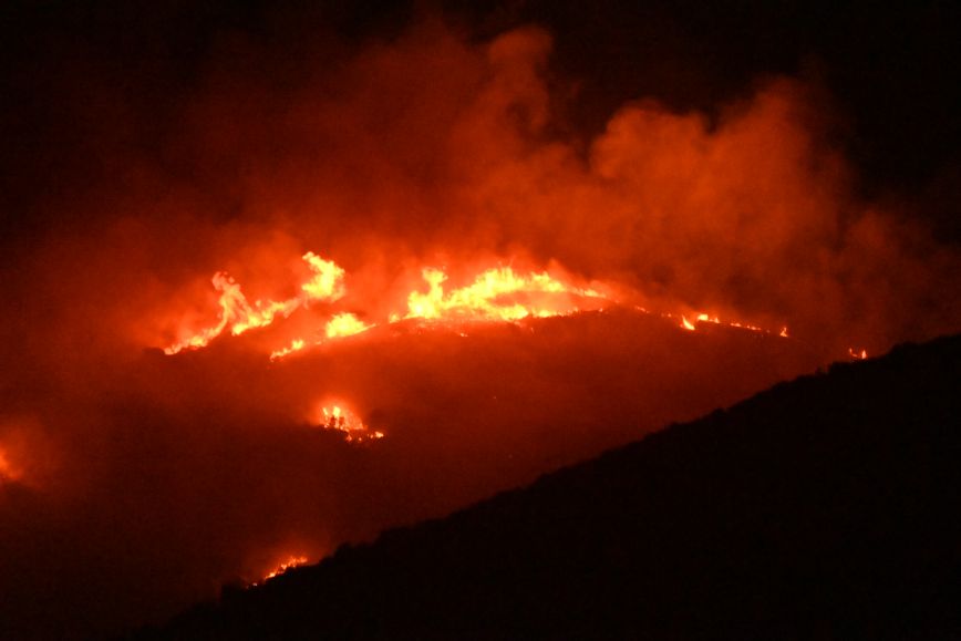 Κόλαση φωτιάς με δύο νεκρούς στη Μαγνησία – Νέα 112 για εκκενώσεις, «σχεδόν ταυτόχρονα 6 εστίες φωτιάς μέσα σε δύο ώρες»
