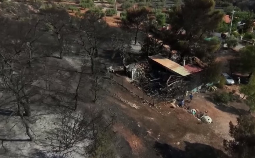 The Guardian: Το συγκλονιστικό βίντεο από drone για τη φωτιά στον Νέο Κουβαρά – Κατάμαυρο τοπίο