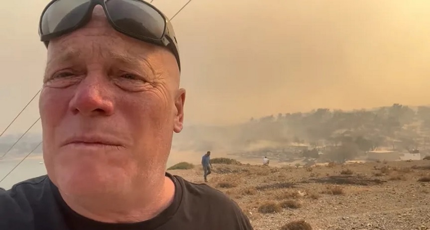 Φωτιά στη Ρόδο: Βρετανός τουρίστας οδηγούσε επί 8 ώρες για να απομακρύνει οικογένειες από τις φλόγες