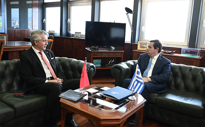 Συνάντηση του Νότη Μηταράκη με τον Τούρκο πρέσβη – «Προσβλέπουμε στην καλή συνεργασία των δυο χωρών»