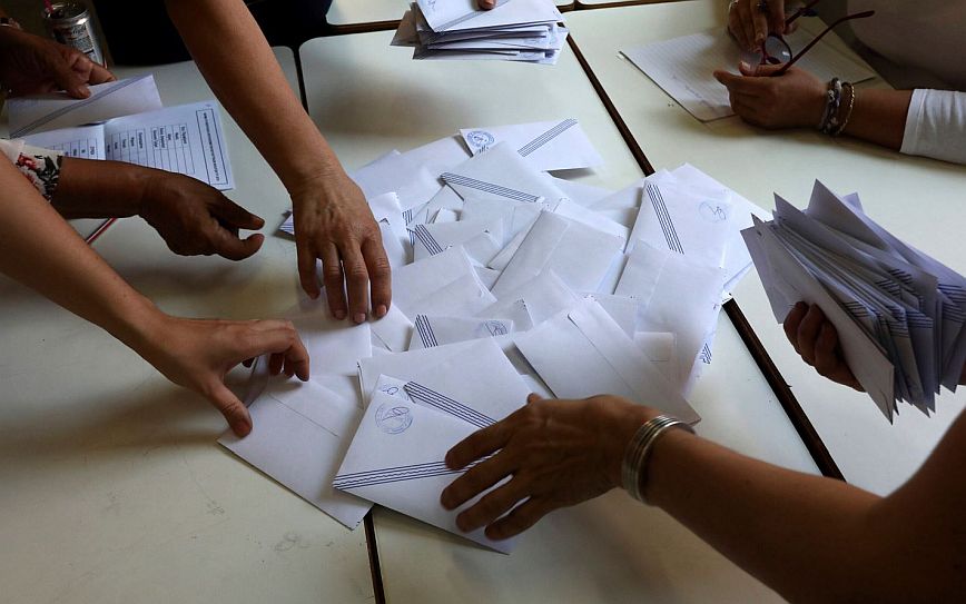 Στη Βουλή κατατέθηκε το νομοσχέδιο για την ψήφο των απόδημων Ελλήνων
