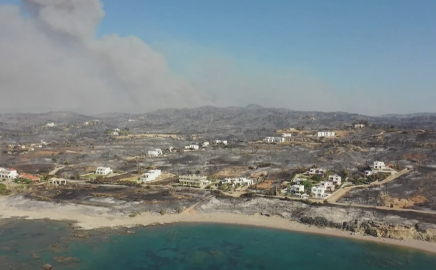 Πλάνα από drone δείχνουν τη μεγάλη καταστροφή στα δάση της Ρόδου &#8211; H φωτιά έφτασε μέχρι και τη θάλασσα