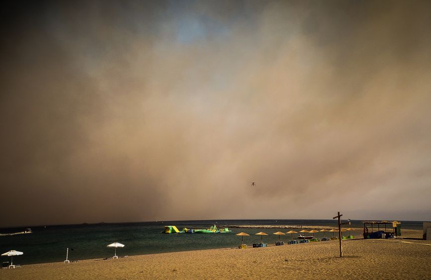 Με 150 αστυνομικούς και μέσα συνδράμει η ΕΛΑΣ στις φωτιές στη Ρόδο