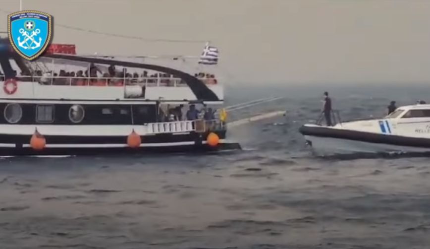 Πύρινος εφιάλτης στη Ρόδο: Βίντεο του Λιμενικού με την εκκένωση 3.700 ανθρώπων από τη θάλασσα