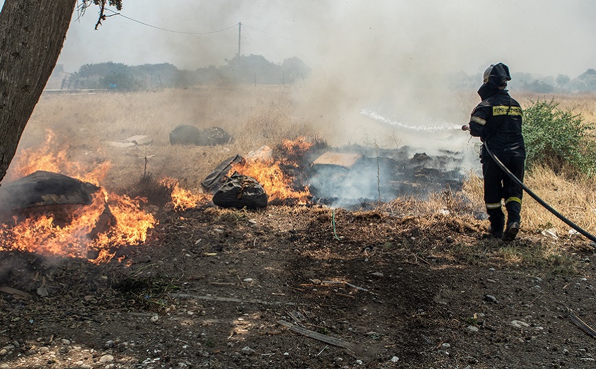 Νέο μήνυμα του 112: Εκκενώνεται το χωριό Κάλαθος στη Ρόδο