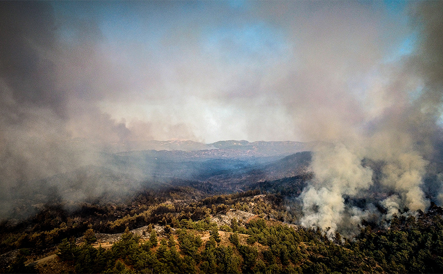 Φωτιά στη Ρόδο: Τα μέτρα για τη διευκόλυνση των τουριστών