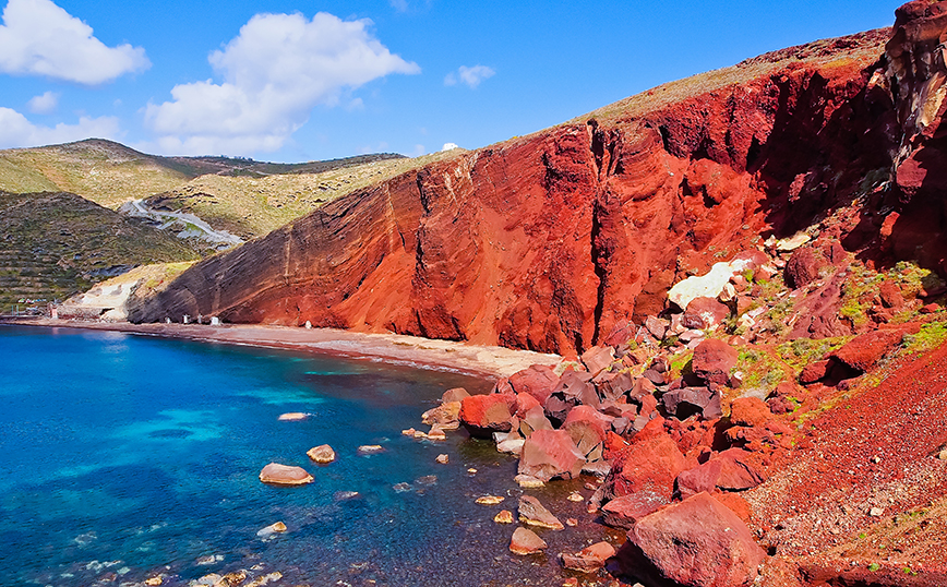 Κόκκινη παραλία στη Σαντορίνη