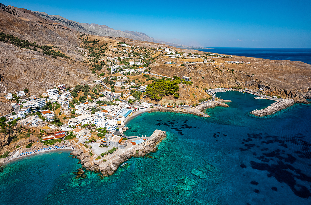 Σφακιά: Το χωριό στο νότο της Κρήτης που πρέπει να επισκεφτείς