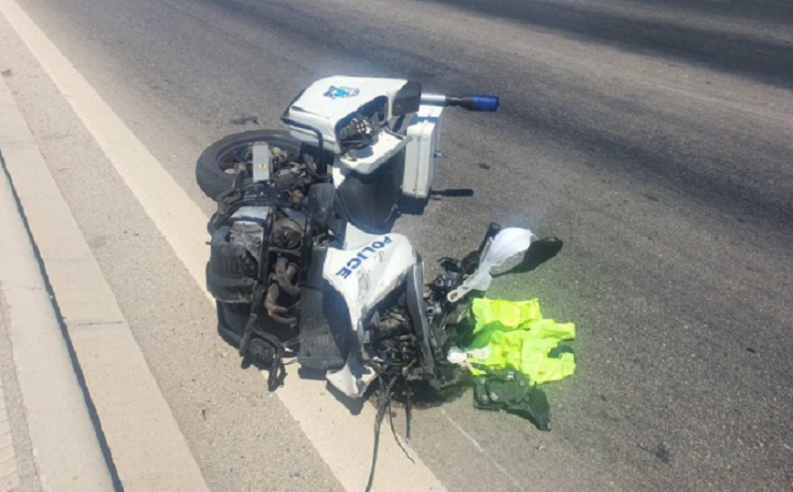 Τρεις τραυματίες σε καταδίωξη στη Ρόδο: Αστυνομικός ακολουθούσε δύο μοτοσυκλέτες και έπεσε σε μηχανή με ζευγάρι