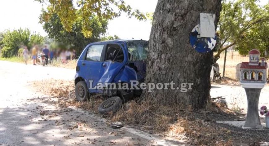 Τραγικός θάνατος 19χρονου που έπεσε με το αυτοκίνητο σε δέντρο στη μέση του δρόμου