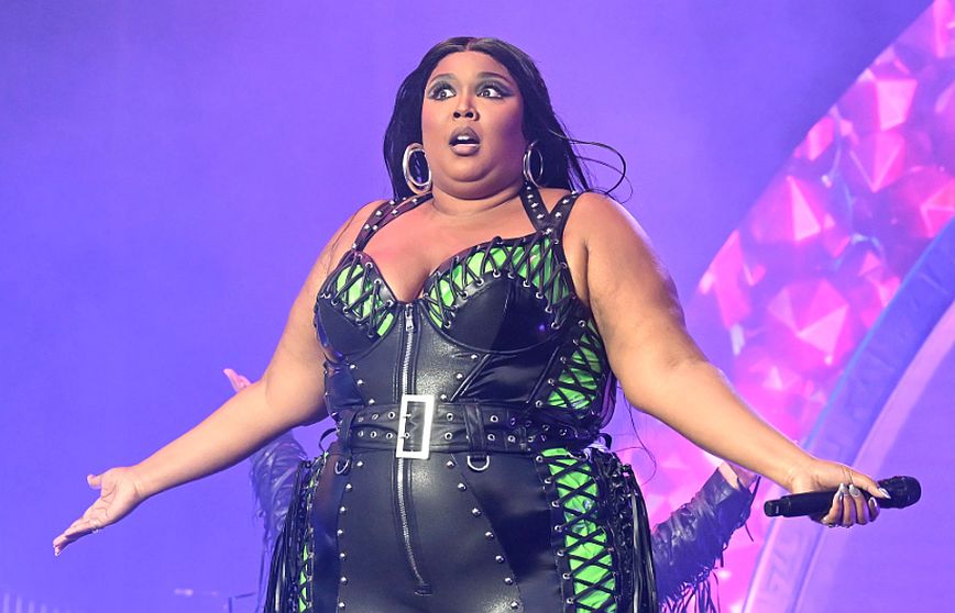 Καταρρέει η καριέρα της Lizzo από τις καταγγελίες για σεξουαλική παρενόχληση από πρώην χορεύτριές της