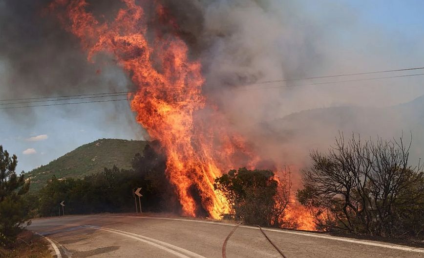 Η φωτιά καίει τον Έβρο για 14η ημέρα – Γύρω από το Σουφλί οι φλόγες