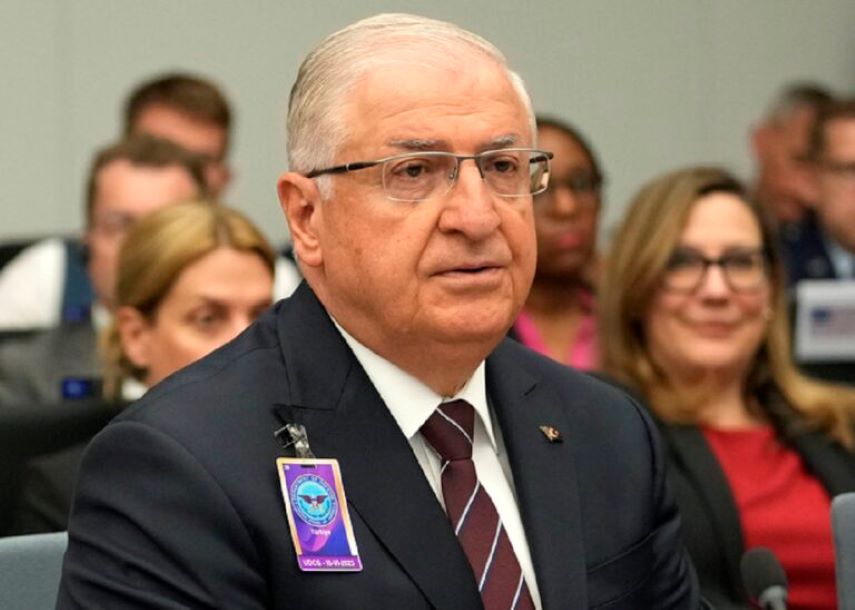 Τούρκος υπουργός Άμυνας: Εθνικό μας θέμα η Κύπρος – Σημαντική η διατήρηση του θετικού κλίματος στα ελληνοτουρκικά
