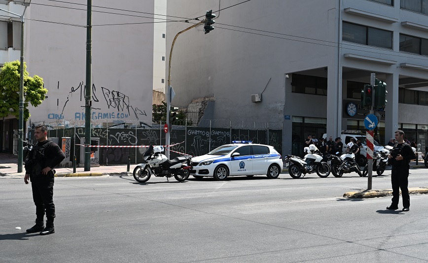 Αυτόπτης μάρτυρας για τη ληστεία στον Κολωνό: Ο αστυνομικός τού φώναξε να σταματήσει &#8211; Άκουσα δύο πυροβολισμούς