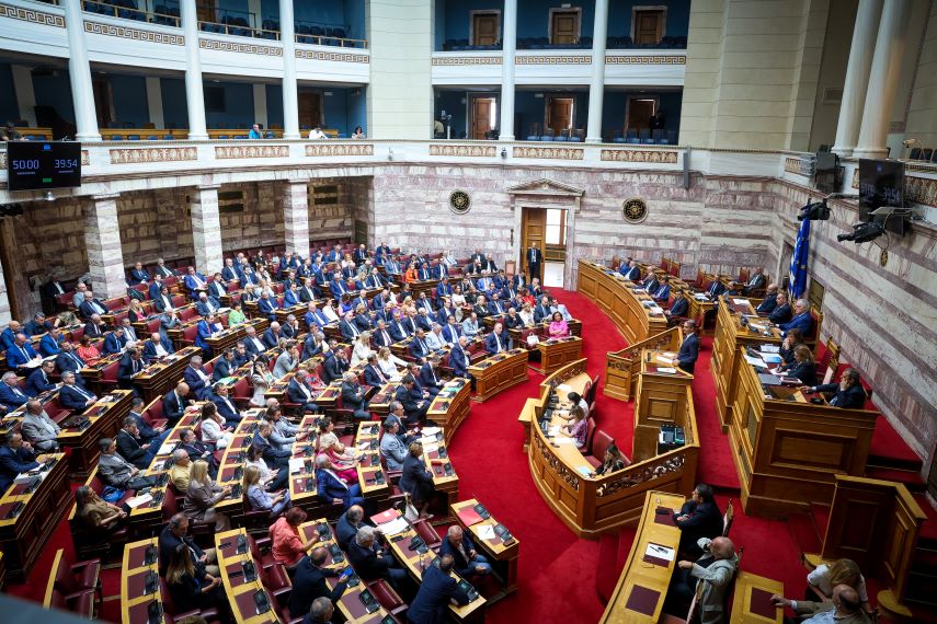 Δείτε live τη συζήτηση στη Βουλή για τις πυρκαγιές