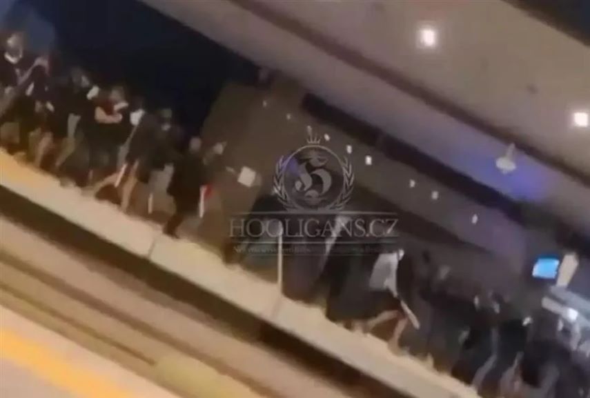 Η ανακοίνωση της ΣΤΑΣΥ για την παρουσία χούλιγκανς στον ηλεκτρικό – «Ενημερώθηκαν οι αρμόδιοι»