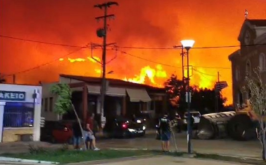Ανεξέλεγκτη η φωτιά στην Αλεξανδρούπολη – Συγκλονιστικό βίντεο από το χωριό Άβαντας