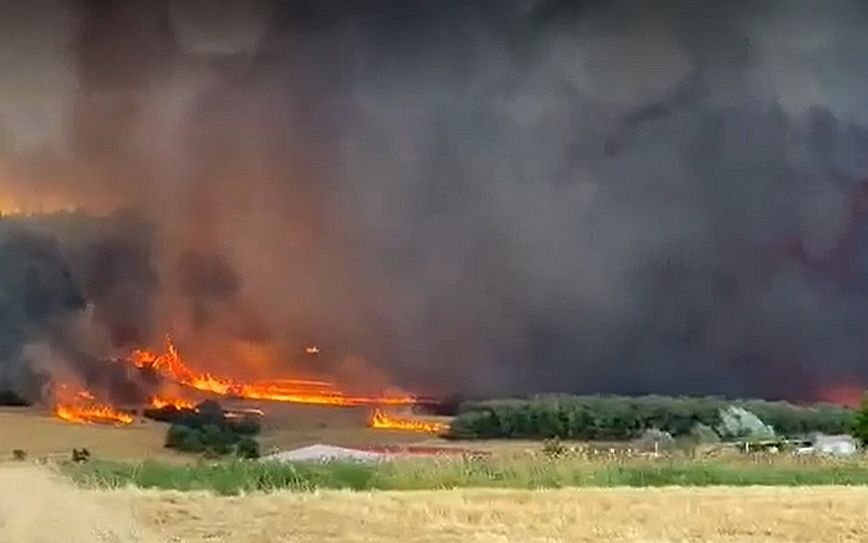 Η Τουρκία έκλεισε τα σύνορα του Έβρου λόγω της μεγάλης φωτιάς στην Αλεξανδρούπολη