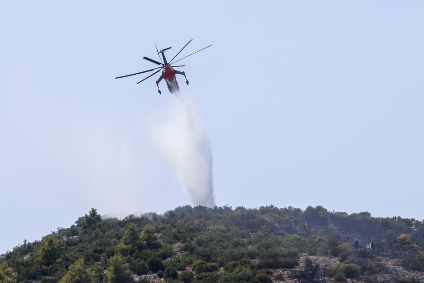 Υπό έλεγχο η φωτιά στον Αυλώνα – Άρθηκαν οι κυκλοφοριακές ρυθμίσεις