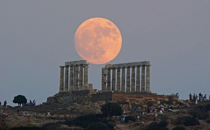 Με υπερπανσέληνο αρχίζει και τελειώνει ο φετινός Αύγουστος: Ανάμεσά τους θα έχουμε μια νέα μικρο-Σελήνη