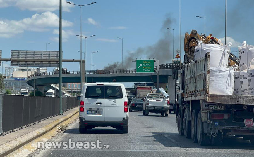 Φωτιά τώρα στον Κηφισό &#8211; Κλειστό το ρεύμα προς Δαφνί