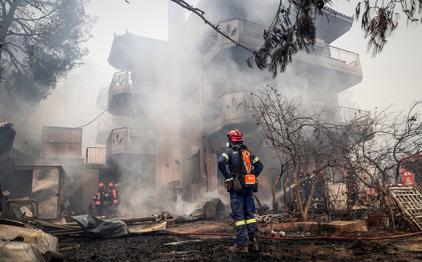 Φωτιά στη Φυλή: Νέο μήνυμα του 112 για εκκένωση της περιοχής Πανόραμα