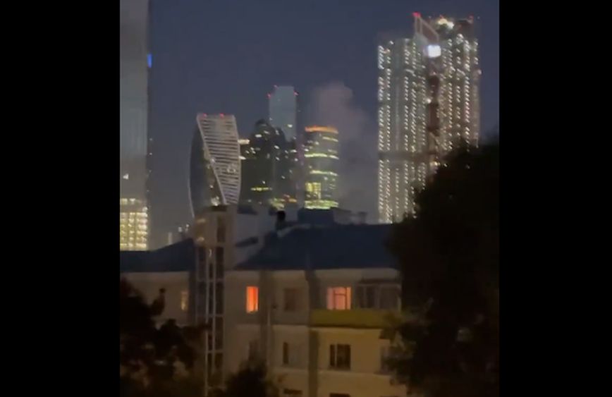 Βίντεο με τις στιγμές που ουκρανικά drones χτυπούν κτίριο στη Μόσχα