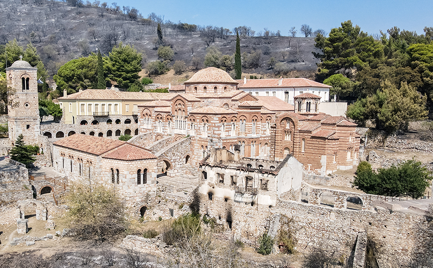 Ανοικτός για επισκέπτες και προσκηνυτές ο Όσιος Λουκάς μετά τον εφιάλτη της πυρκαγιάς