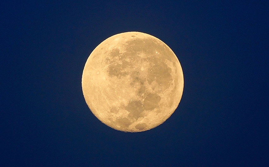 Το φεγγάρι φωτογραφημένο από την ίδια οπτική γωνία επί 27 συναπτές μέρες
