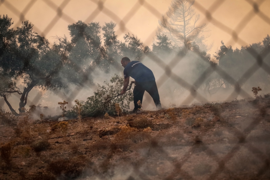 Φωτιά στην Πάρνηθα &#8211; «Ουδέποτε κινδύνεψε το στρατόπεδο “Καποτά”» αναφέρει το ΓΕΕΘΑ