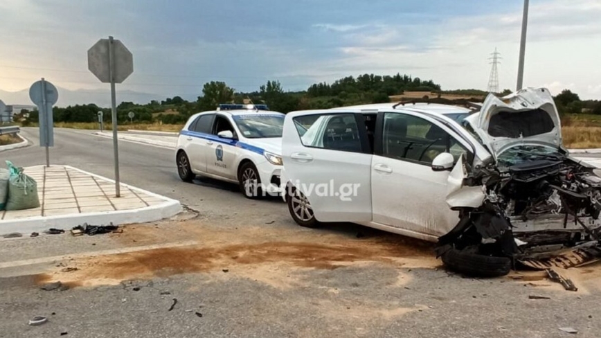 Τραγωδία στην εθνική οδό Θεσσαλονίκης &#8211; Σερρών: Νεκροί οι γονείς σε τροχαίο, σοβαρά τραυματισμένα τα δύο παιδιά