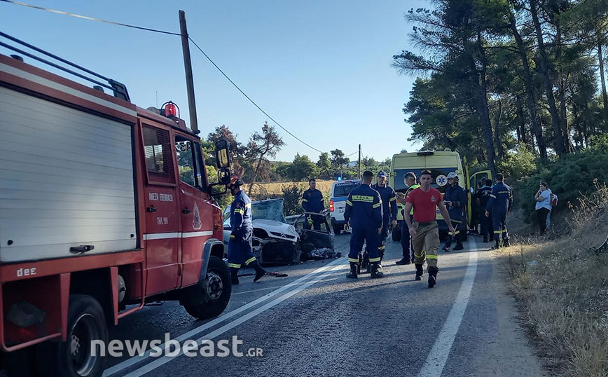 Σοβαρό τροχαίο στη Μαραθώνος &#8211; Εγκλωβισμένη γυναίκα σε ΙΧ