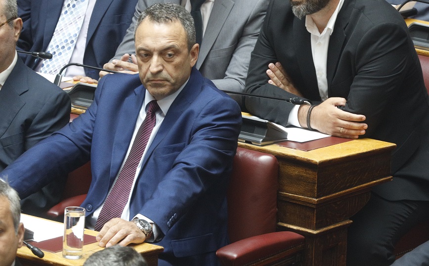 Σπαρτιάτες: Διέγραψε τρεις βουλευτές ο Βασίλης Στίγκας