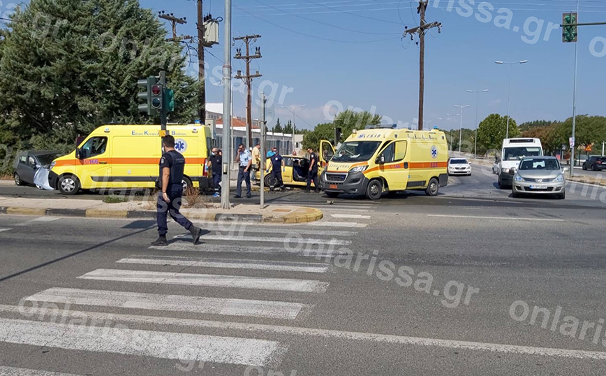 Τροχαίο στη Λάρισα: Σοβαρά τραυματίας και με πολλαπλά κατάγματα ο 59χρονος οδηγός