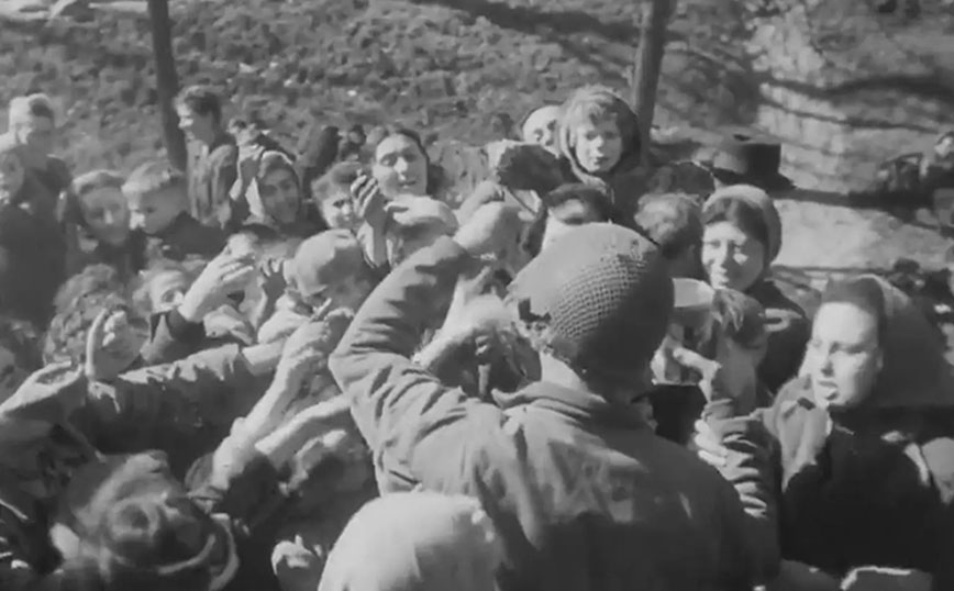 Για πρώτη φορά στο φως συγκλονιστικό βίντεο από το «θαύμα του Φαρσλέμπεν»: Αμερικανοί στρατιώτες διασώζουν Εβραίους αιχμαλώτους