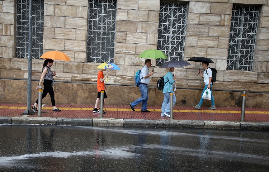 Βροχερός καιρός σήμερα, πού αναμένονται καταιγίδες &#8211; Η εξέλιξη μέχρι τη Δευτέρα