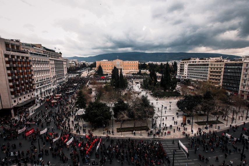 «Παραλύει» η χώρα την Πέμπτη – Ποιοι συμμετέχουν στην 24ωρη απεργία