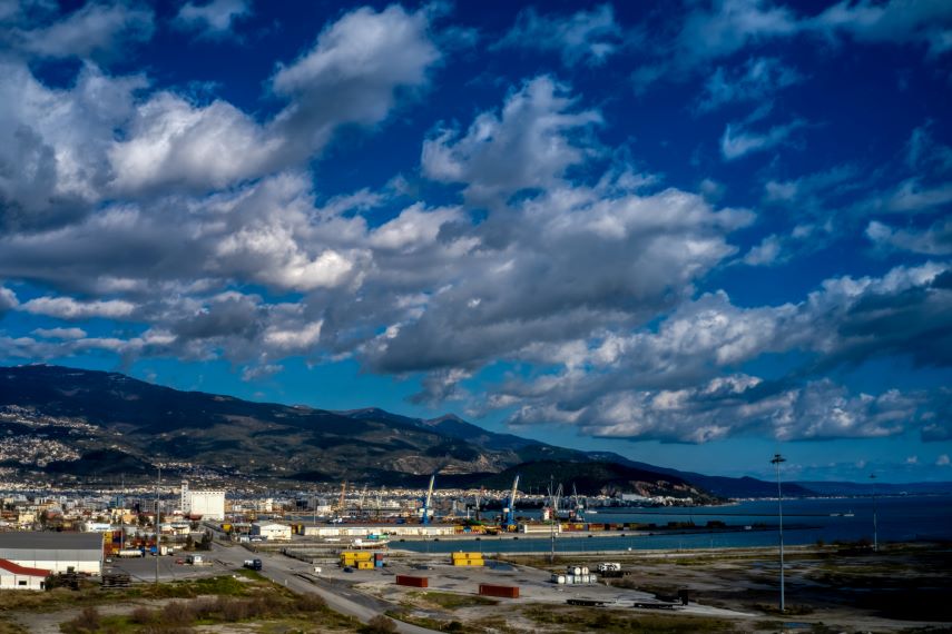Βλάβη σε πλοίο με 384 επιβάτες και 53 άτομα πλήρωμα ανοικτά του Βόλου