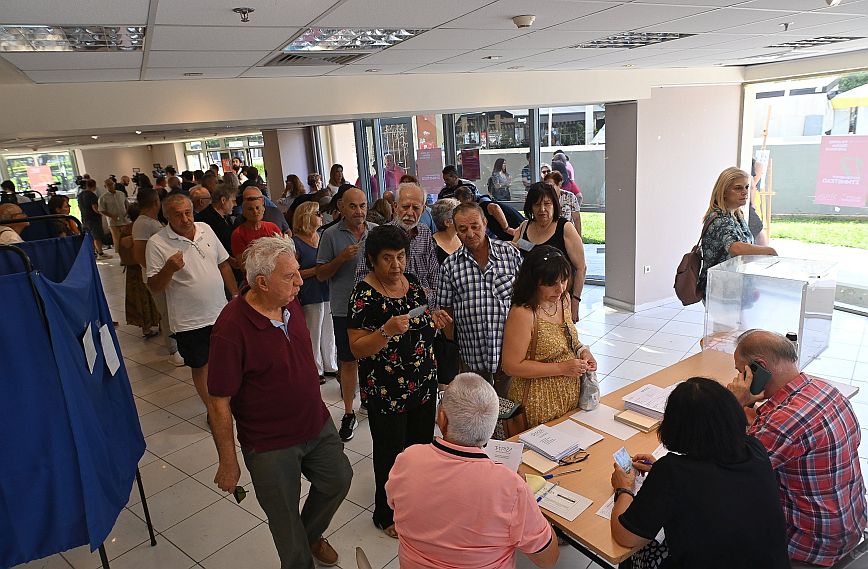 Εκλογές ΣΥΡΙΖΑ: Έκλεισαν οι κάλπες, ψήφισαν πάνω από 140.000 πολίτες, μετά τις 23.00 τα πρώτα αποτελέσματα