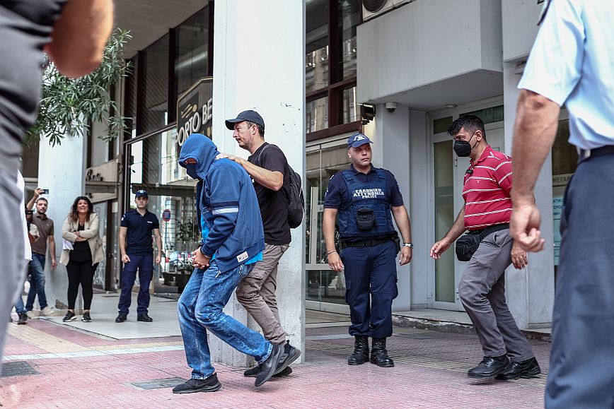 Προθεσμία για την Κυριακή έλαβαν τα τέσσερα μέλη του Blue Horizon για τη δολοφονία του 36χρονου Αντώνη